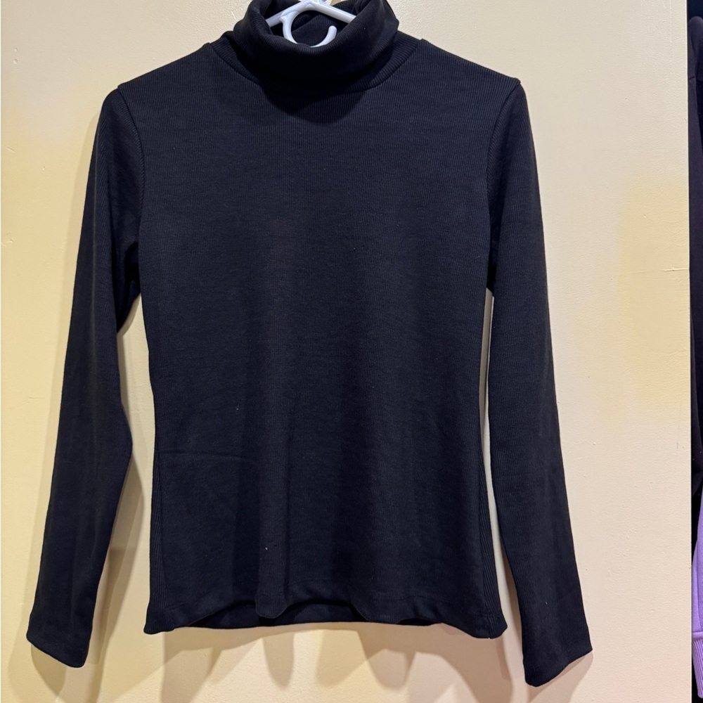 Black Long Sleeve Turtleneck Top - Picture 11 of 12